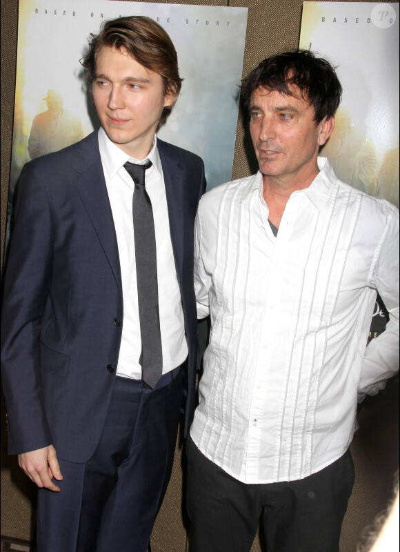 Paul Dano et Nick Flynn lors de l'avant-première du film Being Flynn à New York le 1er mars 2012