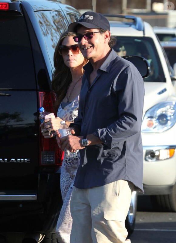 Charlie Sheen et Denise Richards réunis pour le match de football de leur fille Sam, à Los Angeles, le 4 mars 2012.