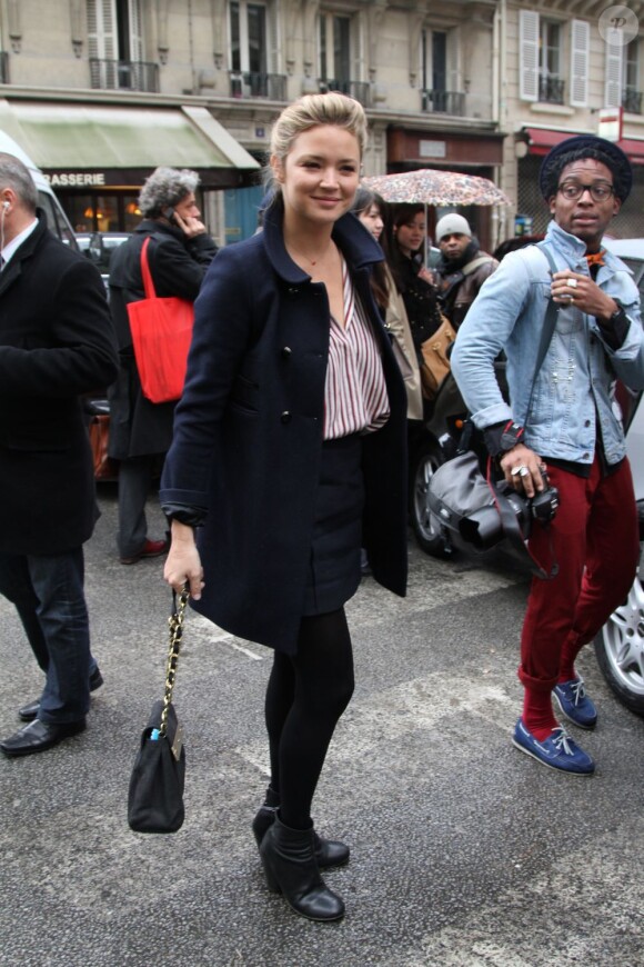 Virginie Efira à son arrivée à l'Oratoire du Louvre pour le défilé Jean-Charles de Castelbajac. Paris, le 6 mars 2012.