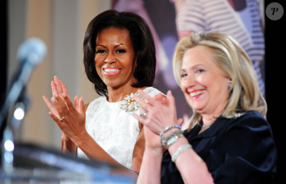 Michelle Obama et Hillary Clinton le 8 mars 2012 à Washington lors de la cérémonie des International Women of Courage Awards