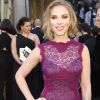 Scarlett Johansson fait comme toutes les stars hollywoodiennes en se servant de sa gaine Spanx