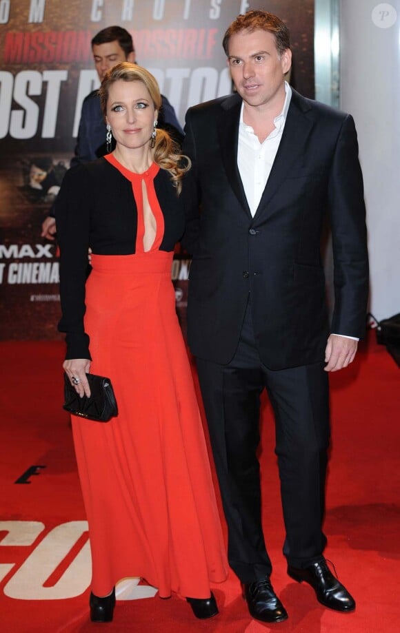Gillian Anderson et son compagnon Mark Griffiths à Londres, le 13 décembre 2011.