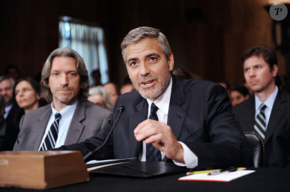 George Clooney prend la parole au Sénat sur la situation du Soudan, à Washington, le 14 mars 2012