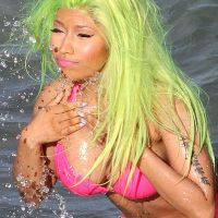 Nicki Minaj : Sexy et endiablée sur le tournage du clip de Starships