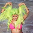 Exclusif : Nicki Minaj très sexy, elle fait la folle sur la plage d'Oahu pour le tournage de son nouveau clip Starships, à Hawaï le 14 mars 2012