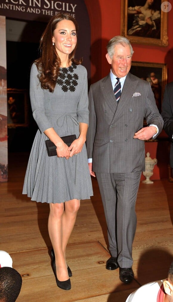 Kate Middleton et le prince Charles en visite au programme The Great Art Quest de la Foundation for children and the arts, à Londres, le 15 mars 2012.
