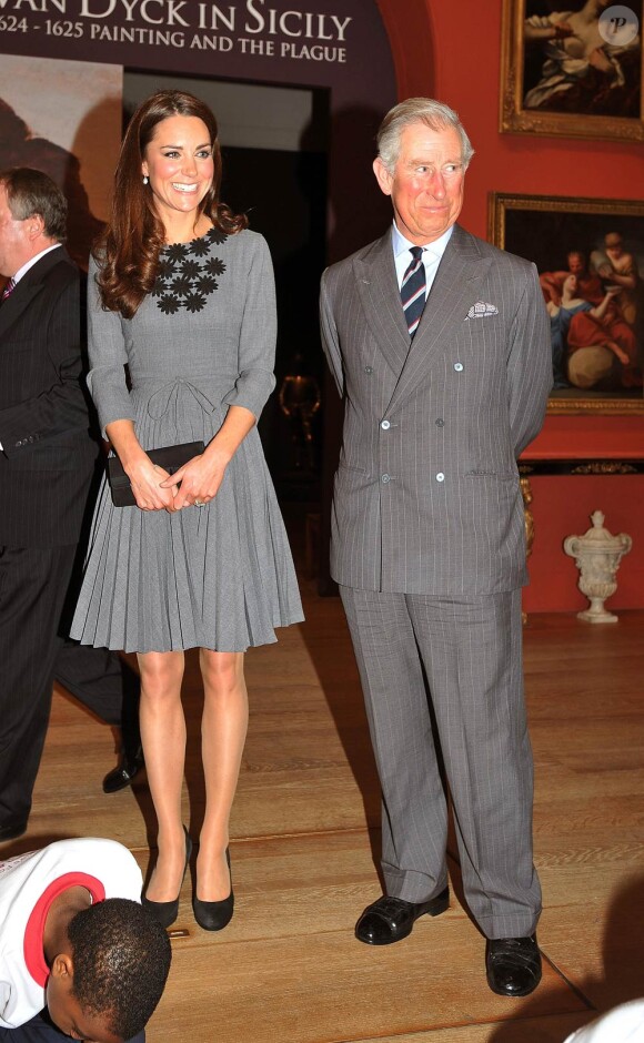 Kate Middleton et le prince Charles en visite au programme The Great Art Quest de la Foundation for children and the arts, à Londres, le 15 mars 2012.