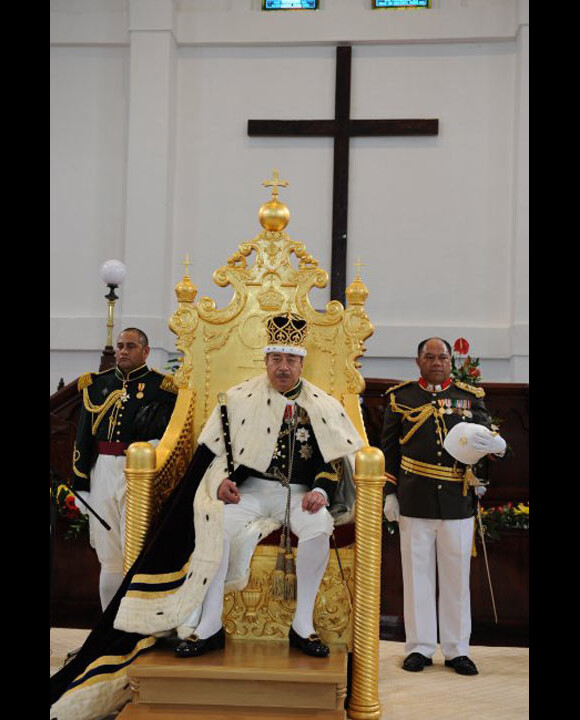George Tupou V, roi du Tonga, lors de son couronnement en août 2008