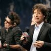 Keith Richards et Mick Jagger, 68 ans dont 50 au sein des Rolling Stones : après l'autobiographie Life et la brouille, 2012, année du cinquantenaire et de la réconciliation.