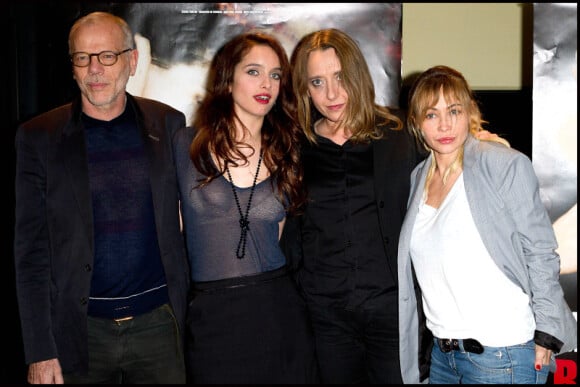 Pascal Greggory, Clara Ponsot, Virginie Despentes et Emmanuelle Béart à l'avant-première de Bye Bye Blondie, à Paris le 19 mars 2012.