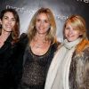 Marie Poniatowski (créatrice de la marque Stone) entourée de Mademoiselle Agnès et Sarah Lavoine lors de la présentation de la collection joaillerie Stone chez Montaigne Market à Paris le 6 mars 2012