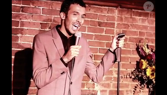 Mustapha El Atrassi à New York, sur la scène du Comedy Cellar, en mars 2012.