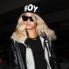 Rihanna semble préoccupée à l'aéroport de Los Angeles le 26 mars 2012