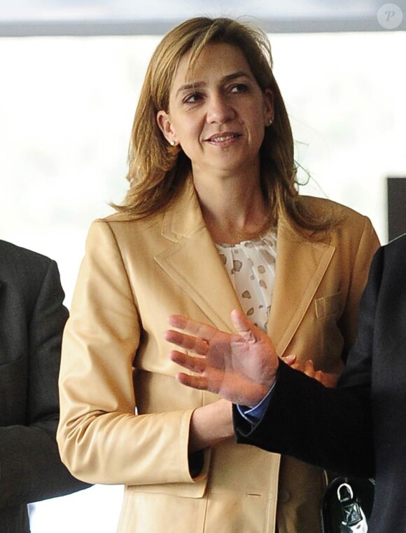 L'infante Cristina d'Espagne à Barcelone le 27 mars 2012 pour l'inauguration d'une exposition de la Fondation La Caixa dont elle est la marraine. Sa première apparition officielle depuis des mois en raison du scandale Noos...