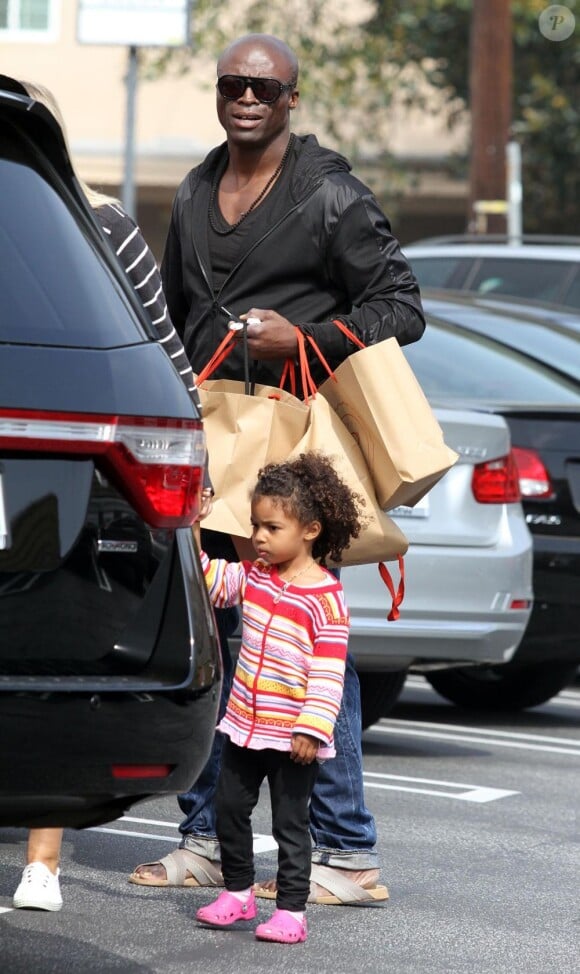 Sortie en famille pour Seal et ses enfants, mais sans Heidi Klum. Los Angeles, le 30 mars 2012.