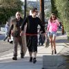 Miranda Kerr et son époux Orlando Bloom dans les rues de Los Angeles le 2 avril 2012
