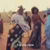 Inna Modja dans For my land, publié début avril 2012, extrait de l'album Love Revolution. Une vidéo publiée alors que le Mali souffre plus que jamais de son instabilité politique après un énième coup d'Etat le 22 mars 2012...