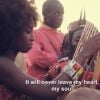 Inna Modja dans le clip de For my land, publié début avril 2012, extrait de l'album Love Revolution. Une vidéo publiée alors que le Mali souffre plus que jamais de son instabilité politique après un énième coup d'Etat le 22 mars 2012...