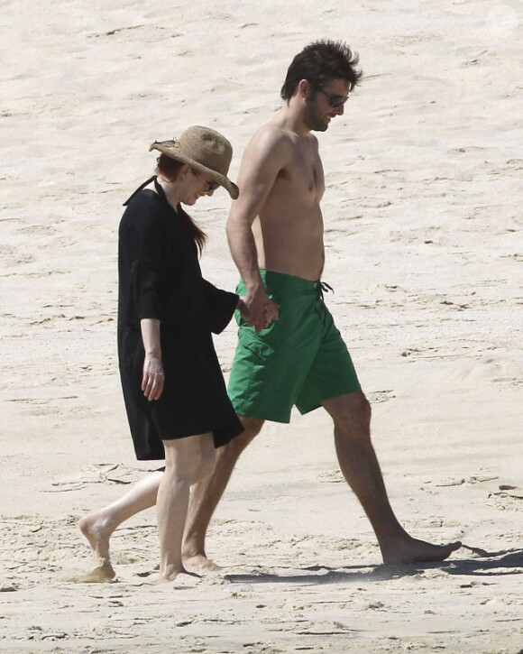 Julianne Moore et son mari Bart Freundlich, à Los Cabos au Mexique, le 19 mars 2012.