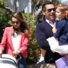 Samedi en famille pour Jessica Alba, son mari Cash Warren et leurs deux filles, Honor et Haven, le 7 avril à Los Angeles
