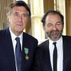 Bertrand Rindoff-Petroff et Denis Olivennes lors de la cérémonie de remise de décorations au ministère de la culture, le 4 avril 2012 à Paris