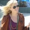 Reese Witherspoon, très souriante dans les rues de Los Angeles, dévoile son ventre rond qui pousse à vue d'oeil. Le 10 avril 2012