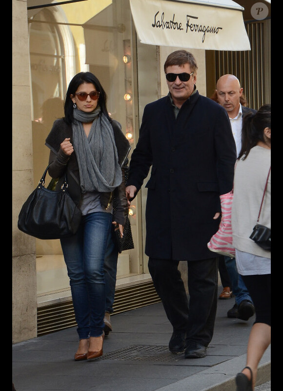 Alec Baldwin et sa fiancée Hilaria Thomas le 12 avril 2012 à Rome