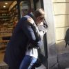 Alec Baldwin et sa fiancée Hilaria Thomas dans les rues de Rome le 12 avril 2012