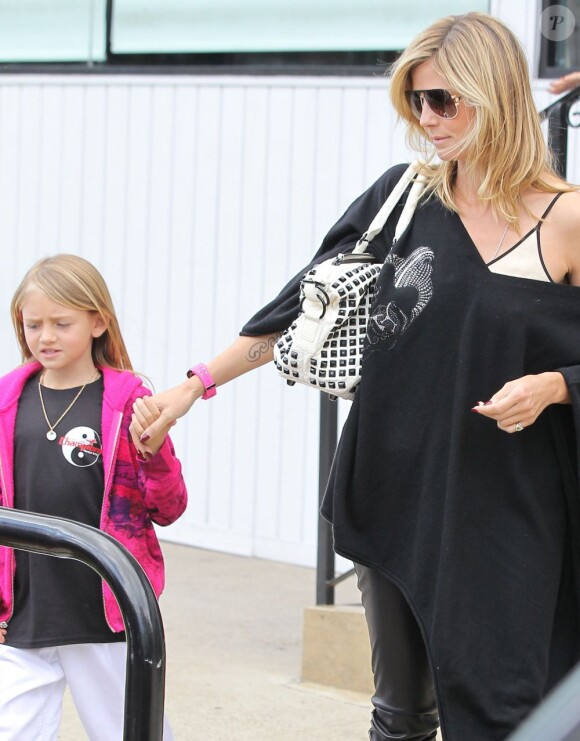 Heidi Klum et ses enfants sortent d'un centre de sports à Los Angeles le 14 avril 2012