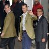 Le prince Felipe d'Espagne rend visite le 14 avril 2012 à son père le roi Juan Carlos Ier à l'hôpital où il a été admis pour le remplacement d'une hanche suite à un accident de chasse au Botswana.