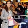 Jessica Alba arrive à Tokyo avec son mari Cash Warren et leur deux fillettes. Le 14 avril 2012