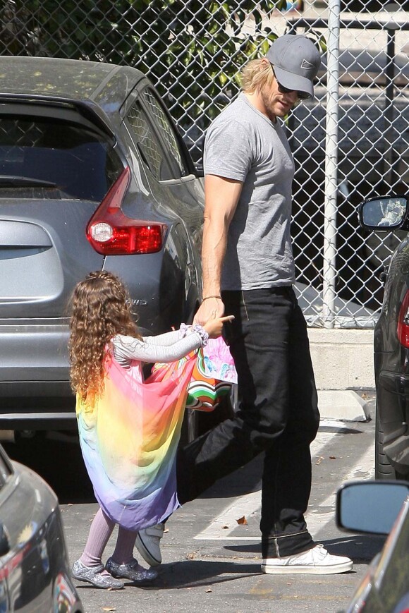 Gabriel Aubry et sa fille Nahla à Los Angeles, le 2 mars 2012