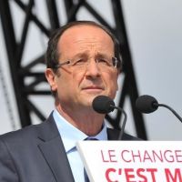François Hollande : Le candidat PS s'offre le coach vocal de la Star Academy