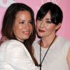 Holly Marie Combs et Shannen Doherty, héroïnes de la série Charmed, se retrouvent lors de la soirée Hot Hollywood Style du magazine US Weekly. West Hollywood, le 18 avril 2012.