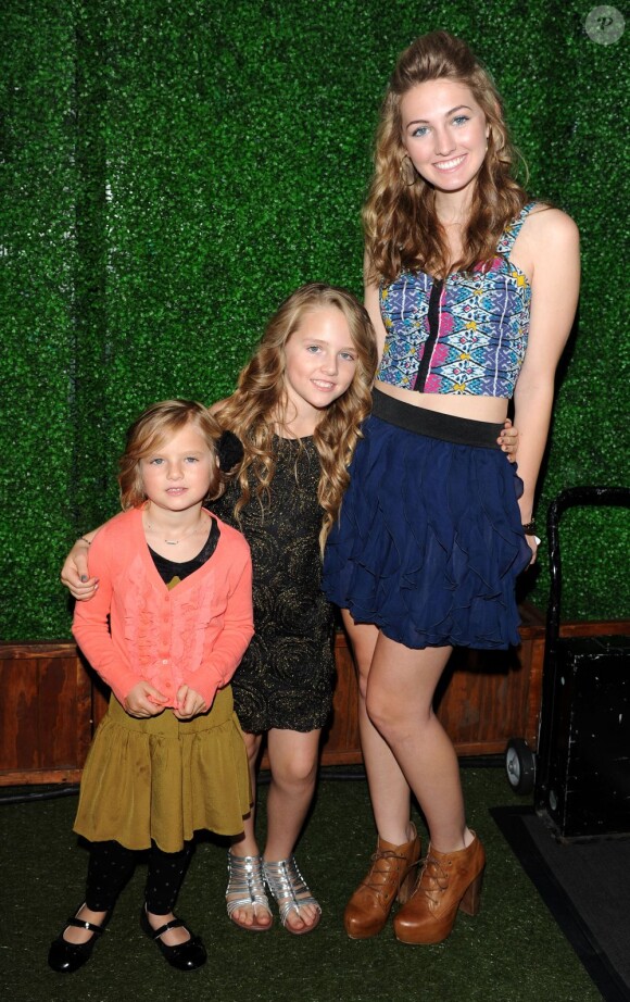 Les filles de Jennie Garth à l'anniversaire de leur mère et présentation de sa nouvelle télé-réalité le 19 avril 2012 à Los Angeles
