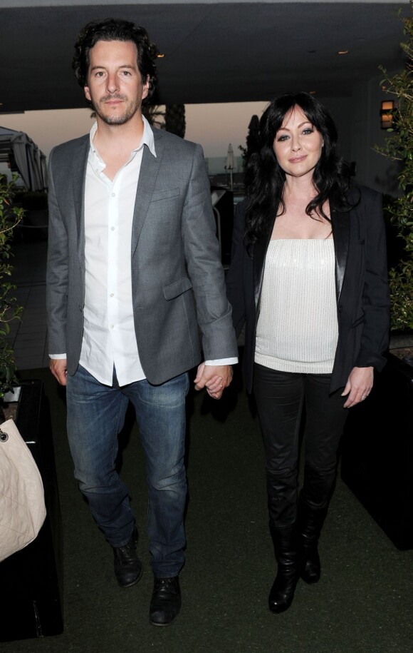 Shannen Doherty et son fiancé à l'anniversaire de Jennie Garth et présentation de sa nouvelle télé-réalité le 19 avril 2012 à Los Angeles