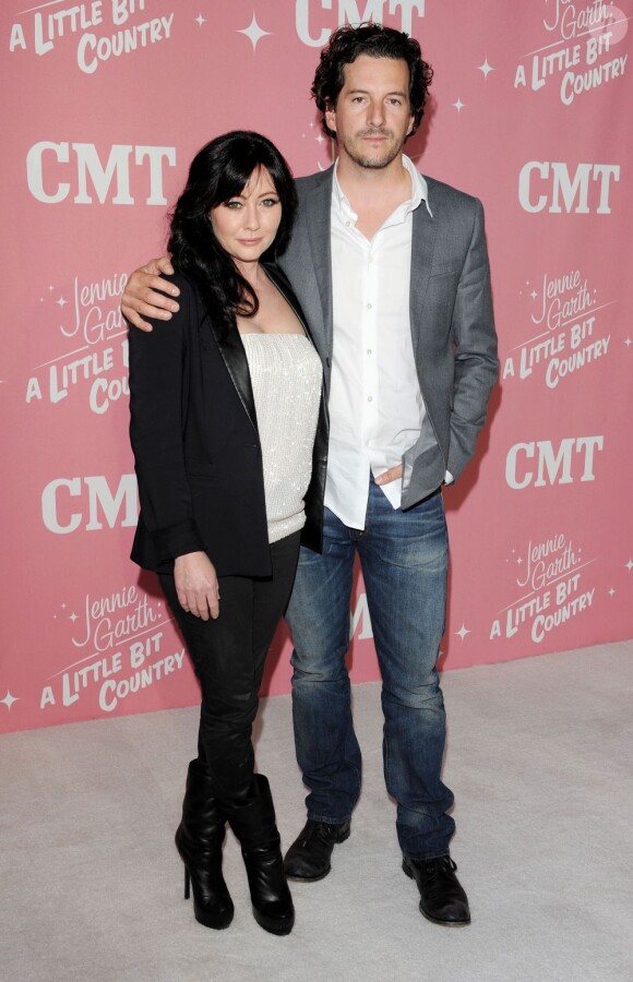 Shannen Doherty et son fiancé à l'anniversaire de Jennie Garth et présentation de sa nouvelle télé-réalité le 19 avril 2012 à Los Angeles