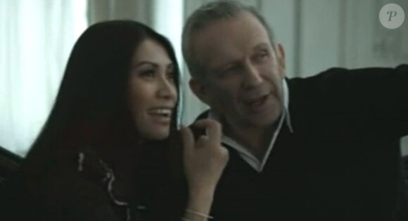 Image extraite du clip Echo (you and I) réalisé par Roy Raz pour Anggun, mars 2012.