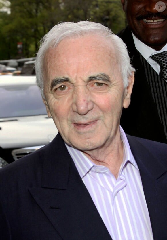Charles Aznavour à New York en 2009 pour plusieurs concerts. En 2012, alors qu'il devait faire son retour en Amérique du Nord, ses trois dates à Big Apple ont été annulées sans explication.