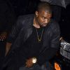 Kanye West et Kim Kardashian vont au restaurant avec Khloe et Lamar Odom-Kardashian, à New York le 21 avril 2012
