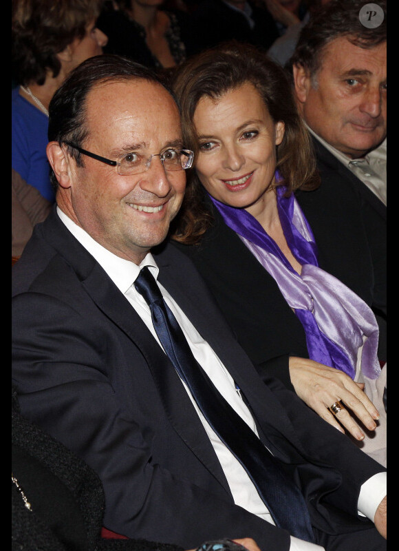 Valérie Trierweiler et François Hollande à Paris, en décembre 2011.