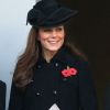 Kate Middleton lors du Remembrance Sunday, automne 2011
Catherine, duchesse de Cambridge (Kate Middleton), devenue de manière fulgurante une icône de style depuis son entrée dans la famille royale, s'en est souvent remise au bleu, une couleur qu'elle affectionne, pour des occasions spéciales.