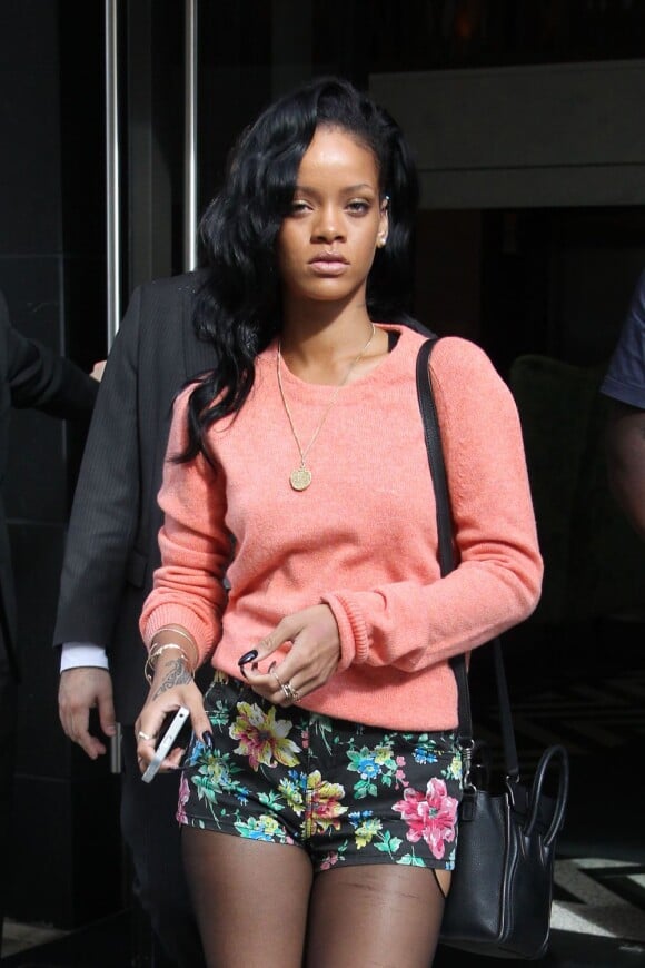 Rihanna en petite forme à la sortie du Gansevoort, hôtel new-yorkais où elle réside durant son séjour. Le 1er mai 2012.