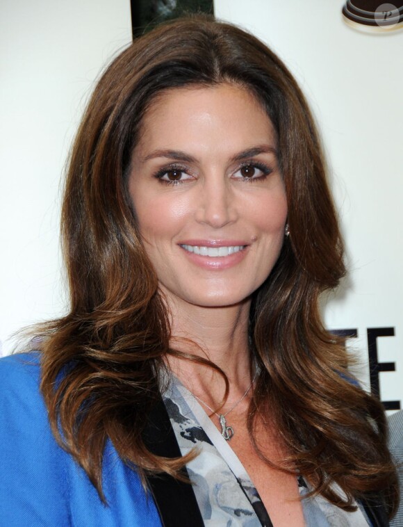 Cindy Crawford lors des Satellite Awards for Outstanding Achievement 2012. West Hollywood, le 2 mai 2012.