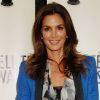 Cindy Crawford, ultra stylée lors des Satellite Awards for Outstanding Achievement 2012. West Hollywood, le 2 mai 2012.