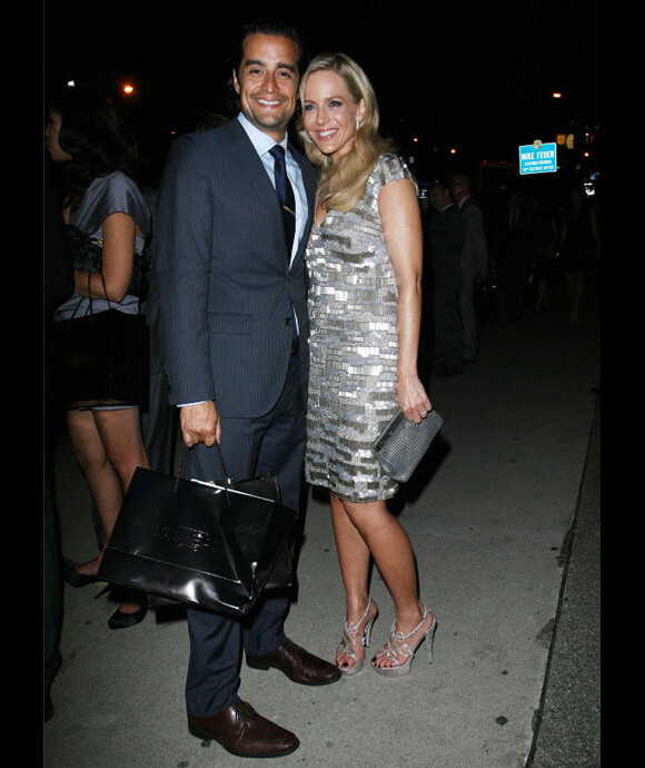 Julie Benz et son mari Rich Orosco posent lors d'une soirée à Los Angeles en septembre 2011