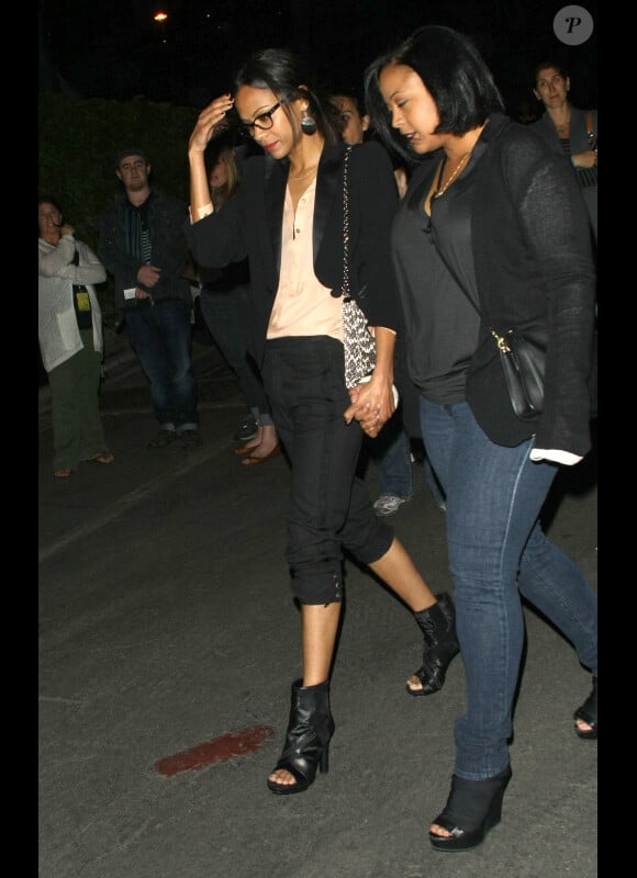 Zoe Saldana se rend au concert de Coldplay au Hollywood Bowl, à Los Angeles, le vendredi 4 mai 2012.