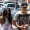 Vanessa Hudgens et son chéri Austin Butler font leurs courses à Los Angeles le 7 mai 2012