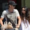 Vanessa Hudgens et son chéri Austin Butler font leurs courses à Los Angeles le 7 mai 2012