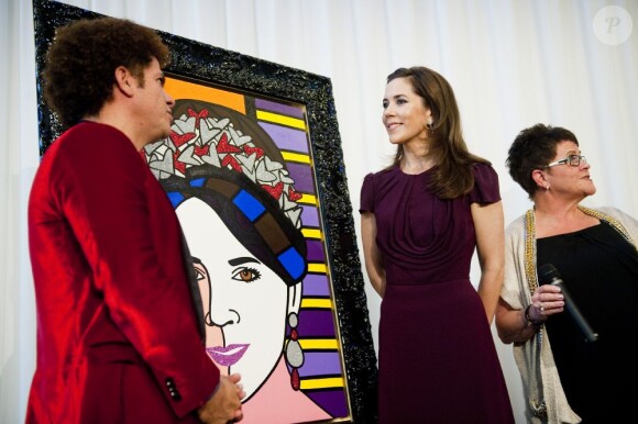 La princesse Mary de Danemark révélait à Copenhague le 6 mai 2012 avec la complicité et la présence de Romero Britto le portrait d'elle que l'artiste brésilien a réalisé à l'occasion de la Journée des enfants (Børnehjaelpsdagen) au Danemark 2012, dont elle est la marraine et dont il a signé l'affiche.